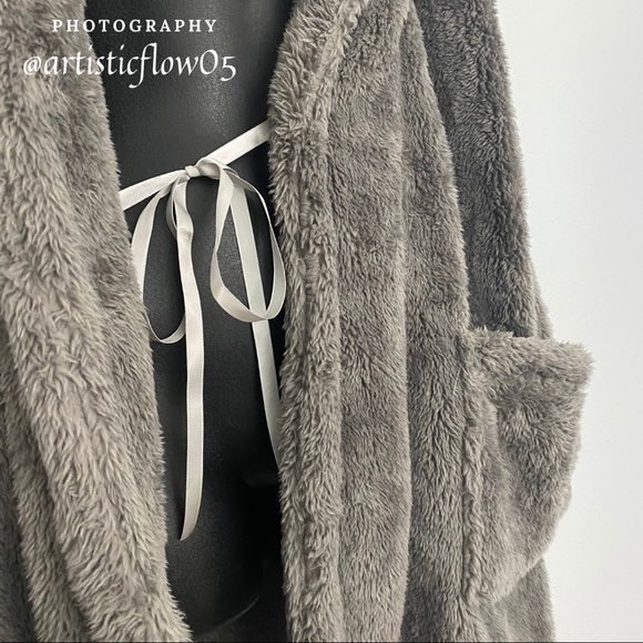 NEW! Jasmine & Ginger Faux Fur Robe & Eye Mask - Picture 5 of 8